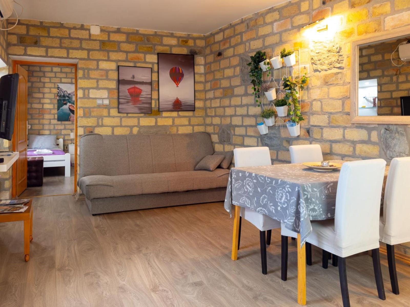 Apartamento Bakina Kuca Golubac Exterior foto